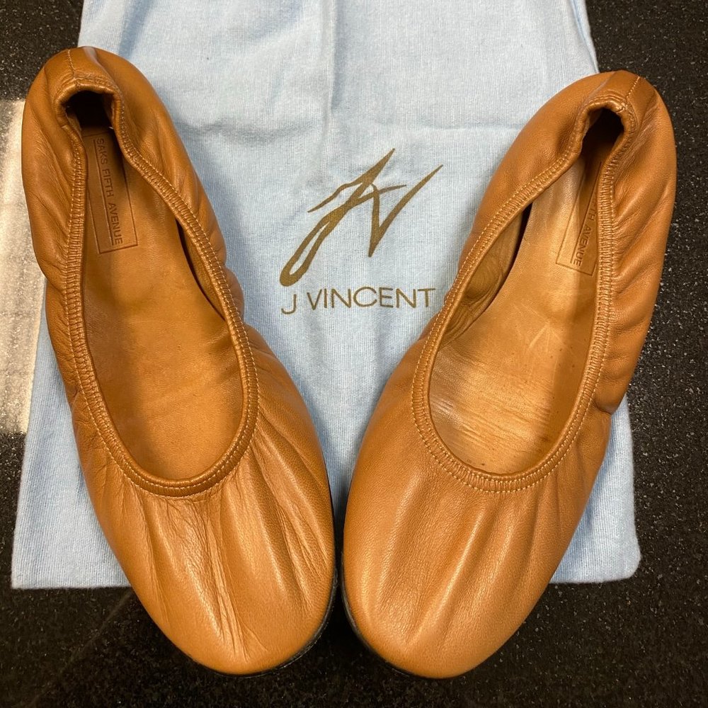 Saks Fifth Avenue Flats 7.5